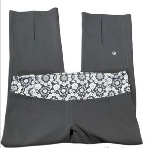 Lululemon Athletica Gather & Crow Reversible Crop Pants Size 8 LIKE NEW!